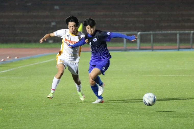 AC Taipei內田潤在禁區滑鏟犯規。官方提供