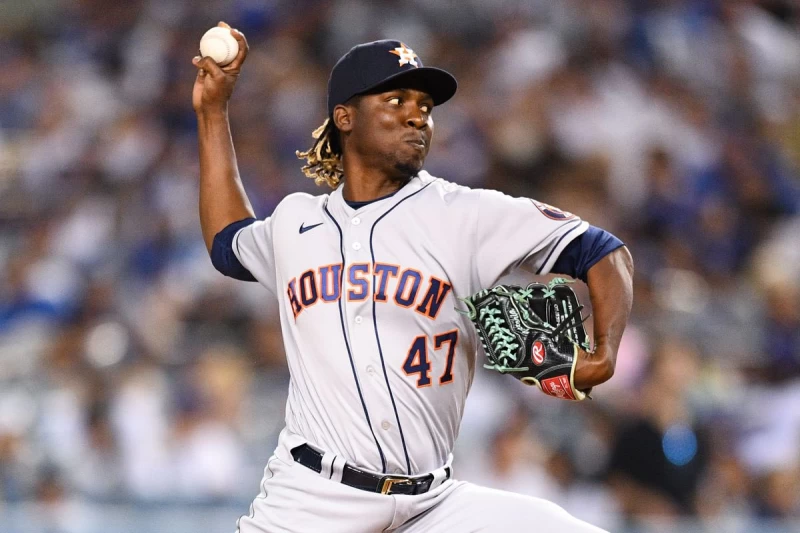 太空人與與舊將孟特羅(Rafael Montero)簽下一張3年合約。摘自太空人推特