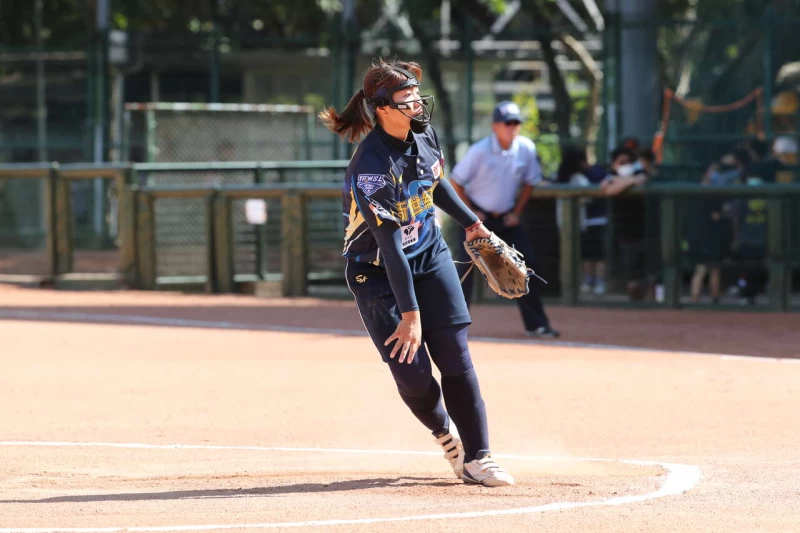 黃蜂蔡珈蓁首戰完投勝。(圖/中華民國壘協提供)