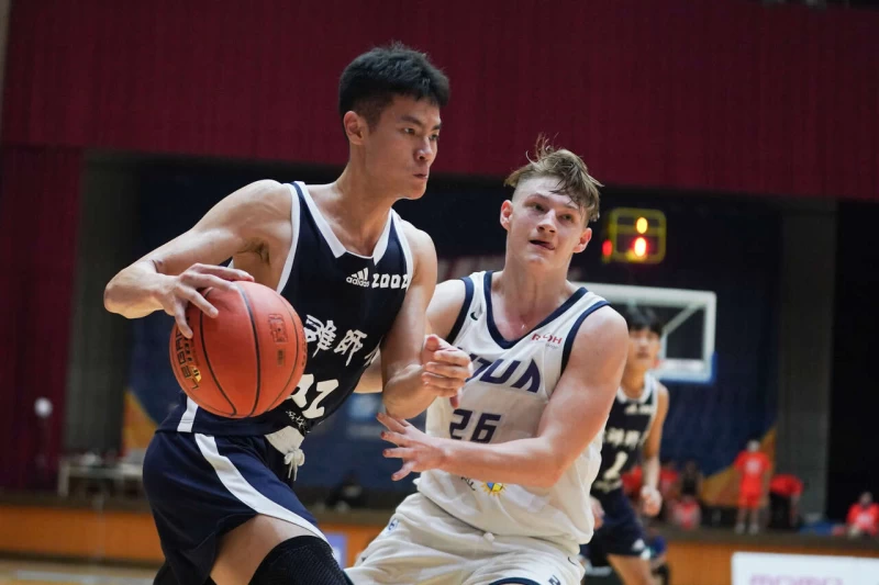 高雄師大蔡鎮嶽21分9籃板。大會提供