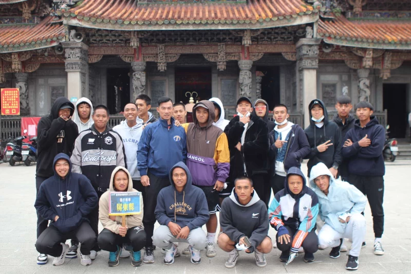 屏東縣昨天休兵日參訪三峽老街。大會提供