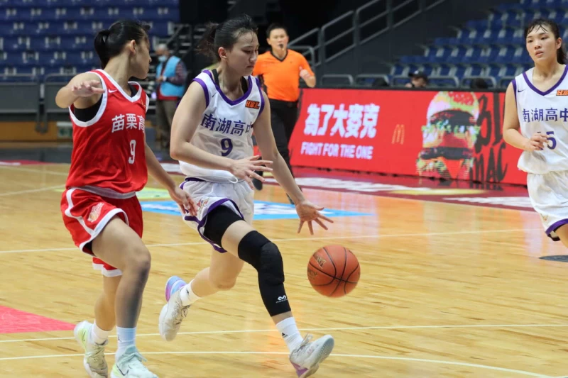 南湖徐郁婷三分球4投中2飆22分8籃板雙新高。大會提供