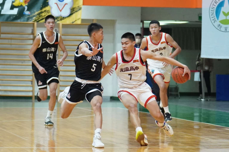 王威翔得17分助光復晉八強。大會提供