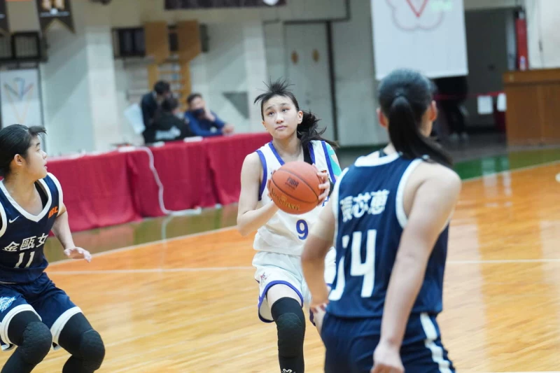 南湖菜鳥中鋒徐郁婷16分8籃板。大會提供