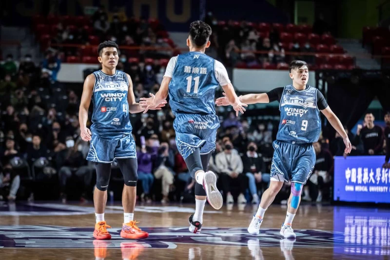 賽前下達必勝令 攻城獅展現團隊球風大勝鋼鐵人終止四連敗。大會是供