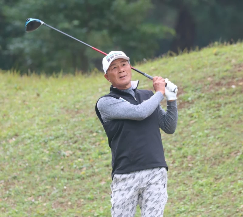 富邦金控贊助長春老將盧建順71桿並列第二歡度63歲生日。大會提供
