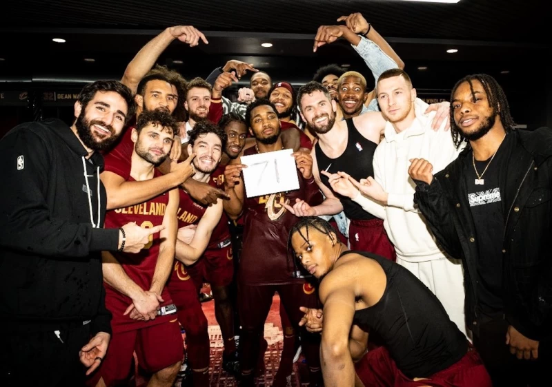 米契爾(Donovan Mitchell)上一場打出了不可思議的夜晚，單場71分，成為了騎士單場得分王。摘自米契爾推特