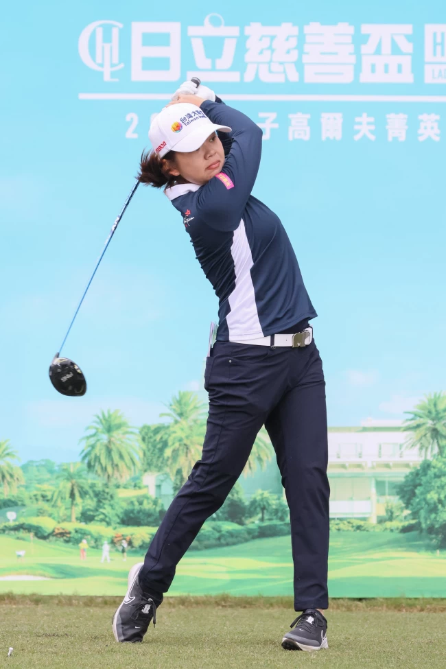 徐薇淩 4領先群雌。TLPGA提供/葉勇宏攝影