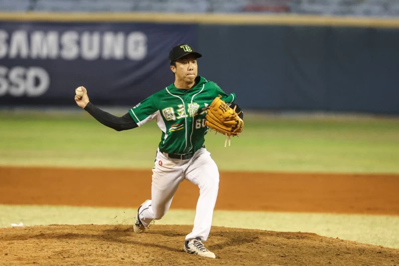 李重儀控球進步,今年投入中職選秀。大會提供