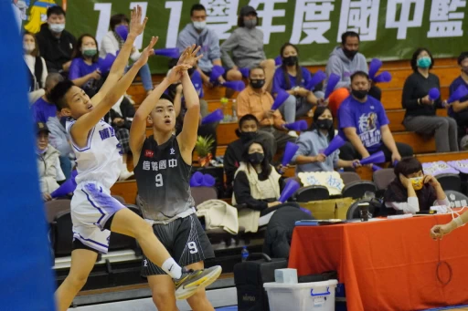 信義呂書瑋最後2分鐘三分球切入連拿關鍵5分。大會提供