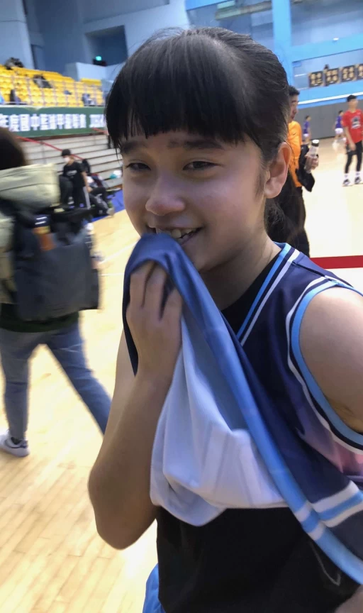 指上有2年前民族冠軍戒的張宇婕率自強晉八1年球監後自我證明。大會提供