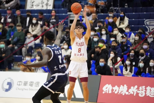 輔仁大學喬楚瑜16分11籃板。大會提供