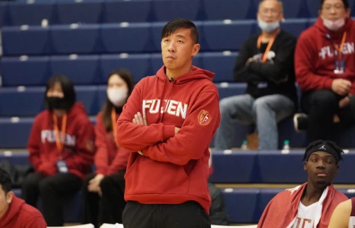 輔仁大學教練楊哲宜率隊贏得預賽第七勝。大會提供