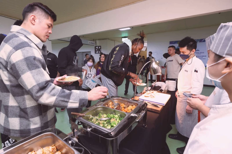 桃園永豐雲豹攜手饗食天堂。官方提供