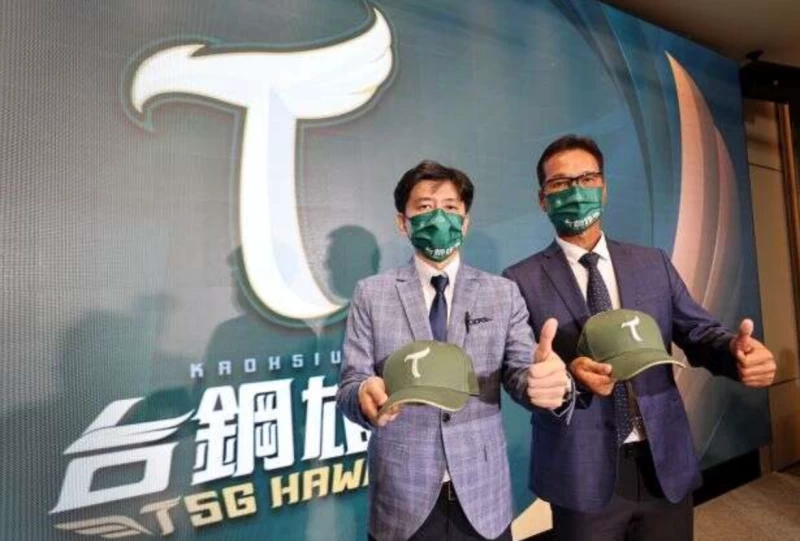 台鋼領隊劉東洋、統籌教練林振賢。資料照片