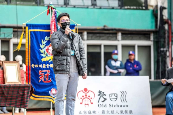 主辦單位高雄市政府教育局葉唐豪股長致詞。大會提供