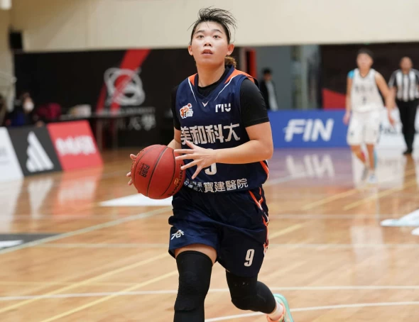 美和科大許可微25分13籃板。大會提供