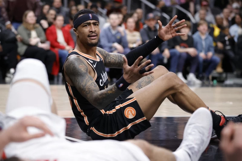 柯林斯(John Collins)到底交易大限之前留不留得下來，這是老鷹一直有內鬨的部分。法新社