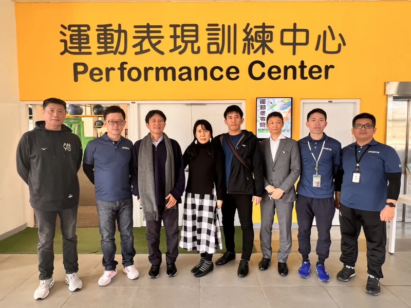 XPORTS邀請初動負荷理論創辦人小山裕史博士參訪運動中心。(崇越科技提供)