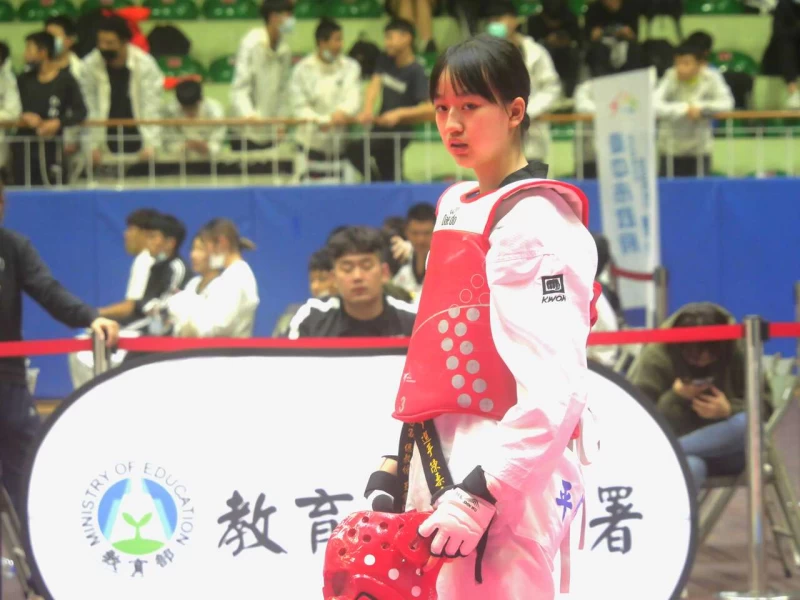 平鎮國中長腿美少女陳柔嘉完成三連霸。大會提供
