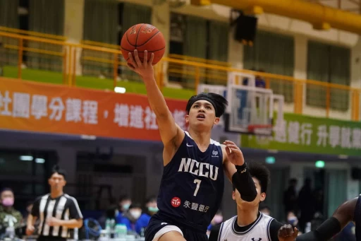 AB304239 政治大學游艾喆11分6助攻5抄截。大會提供