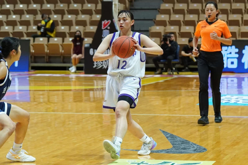 高三資深射手古宜諼20分15籃板2度雙十。大會提供
