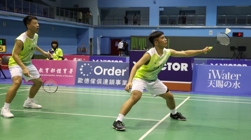 U19男雙中租新豐蔡政穎寶昕達古拉外三度封王。官方提供