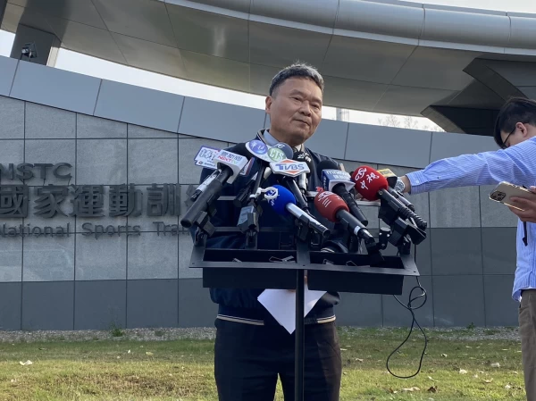 國訓中心執行長李文彬說明唐嘉鴻事件。國訓中心提供