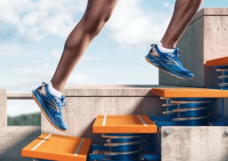 BROOKS 最回彈跑鞋LEVITATE 6提供穩定的推進動能。官方提供