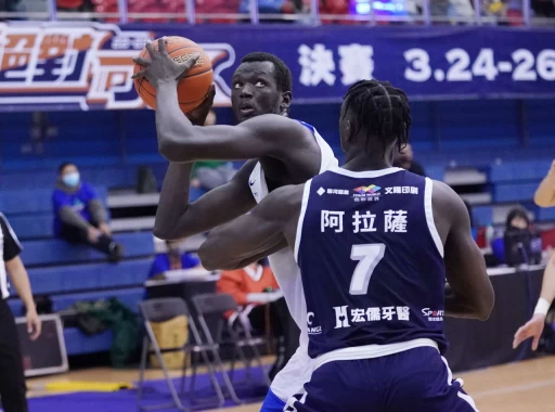健行科大恩洋9分18籃板。大會提供