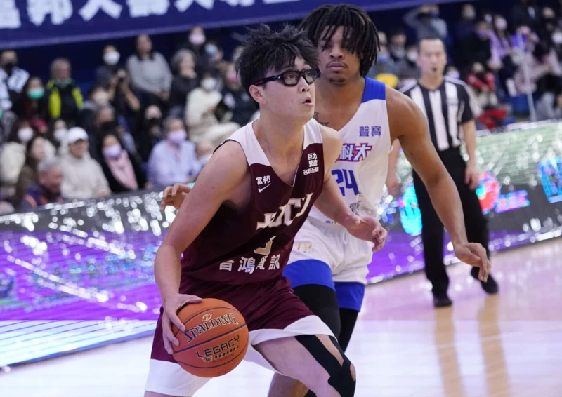 輔仁大學喬楚瑜12分12籃板3抄截。大會提供