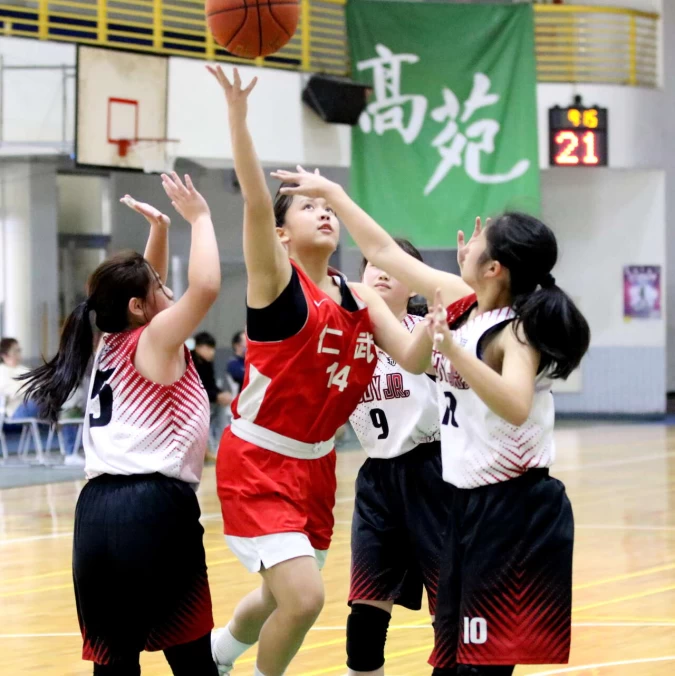 「南六盃」國女組各隊全力以赴爭取晉級。 高苑工商提供