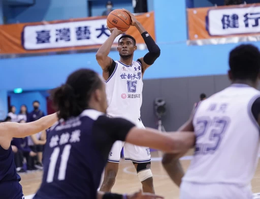世新大學丹尼爾10分12籃板。大會提供