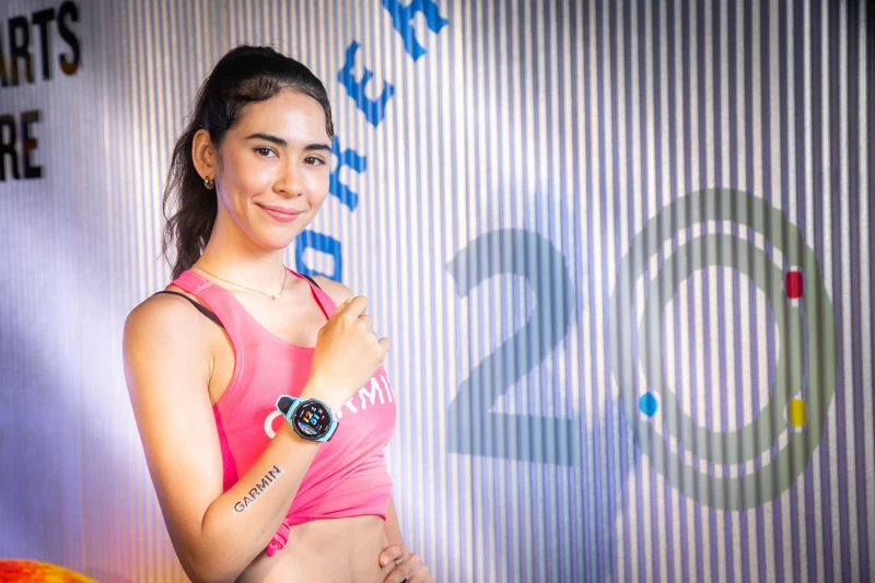 雷理莎現身GARMIN FORERUNNER 20週年行星跑者特展,邀請每位行星跑者留下專屬足跡。官方提供
