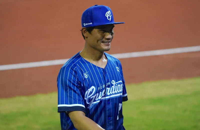 王勝偉與富邦悍將簽下總值約350萬的一年合約。官方提供
