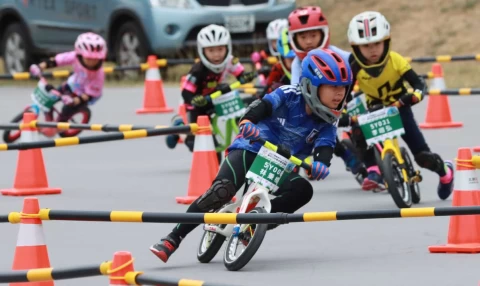 「孩翻高雄-2023兒童節」系列活動,運動發展局推出幼兒滑步車活動。台中市運動發展局提供
