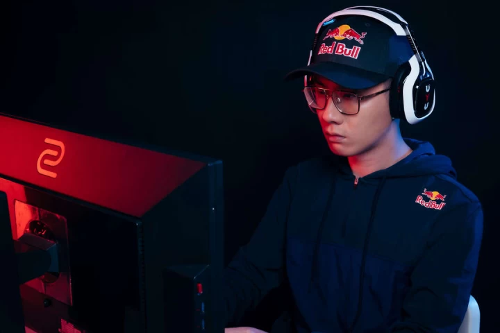 Red Bull電競選手石油王奪下EVO Japan冠軍堪稱台灣之光。官方提供