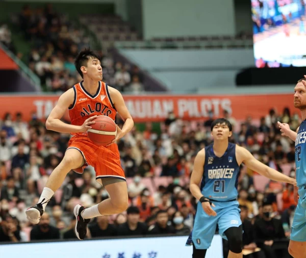 30白曜誠 12分 2籃板 3助攻。官方提供
