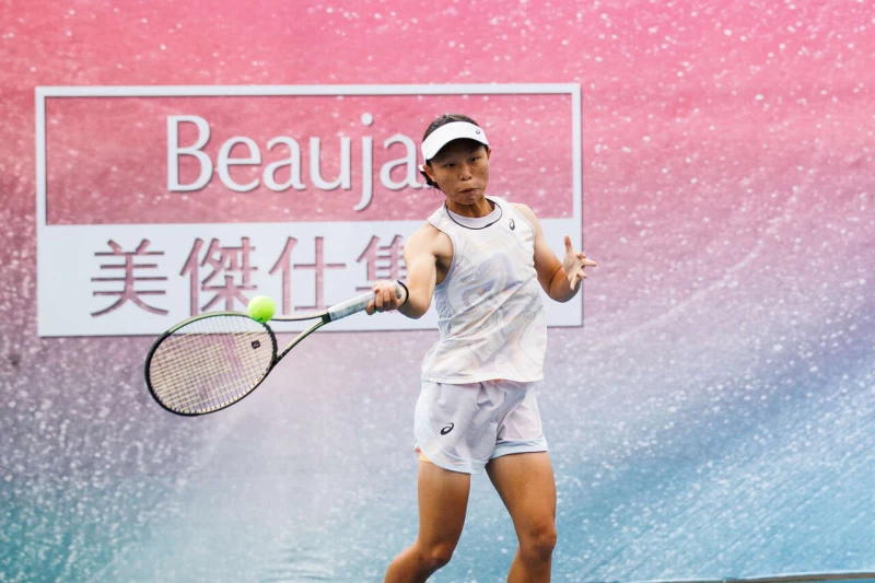 黃奕晴挾16歲女單頭號種子之勢以直落二輕取對手。大會提供