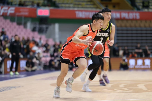 關達祐 10分 4籃板 1抄截。官方提供