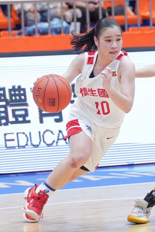 懷生一姊主控陳姿宸主導最後一擊蔡佳熹0.14秒準絕殺 。大會提供