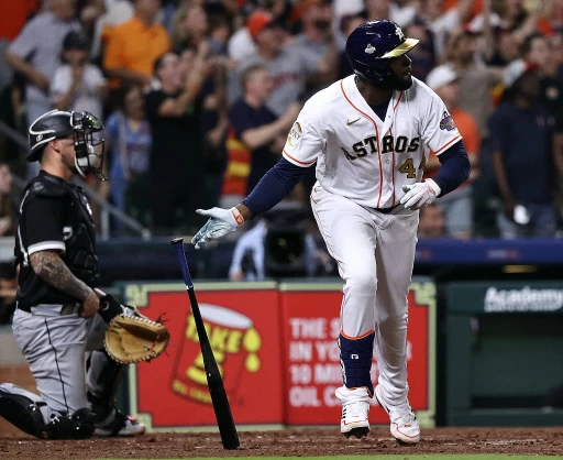 休士頓太空人古巴重砲阿瓦瑞茲（Yordan Alvarez）今與明尼蘇達雙城的比賽敲出滿貫全壘打。法新社