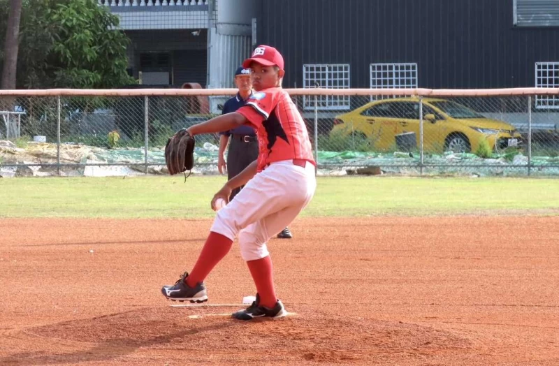 東山先發投手陳韋恩完投6局9K。本報訊