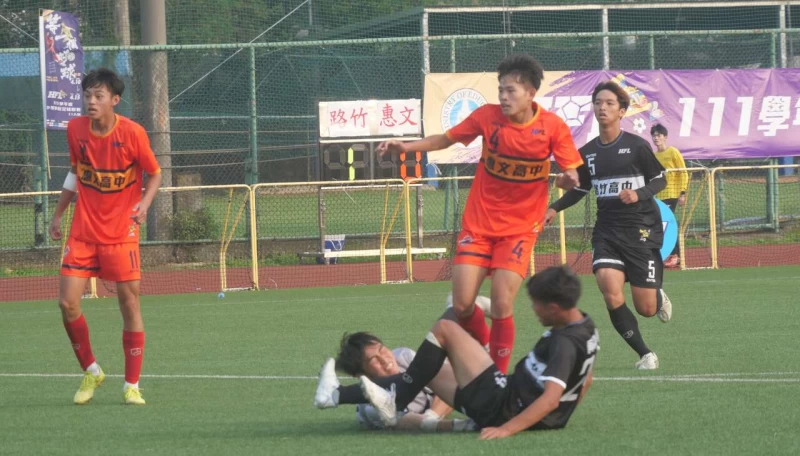 惠文李柏佑禁區中間突破進球追平。詹健全攝