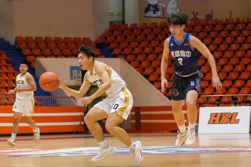 台中二中陳子瑋15分。大 會提供