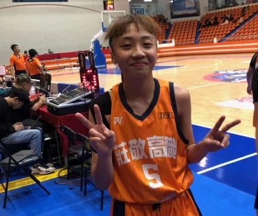 莊敬第一戰將張可人連2場破20。大會提供