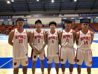 5名高三生翁世杰(左起)、黃鉑融、林俊諴、李坤源和王正豪HBL 最後一季拚首晉4強。大會提供