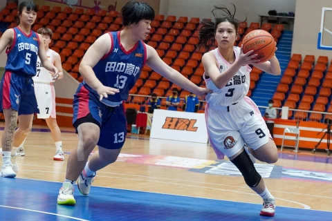 田中陳意婷左一16分11助攻9籃板準大三元外帶3抄截。大會提供
