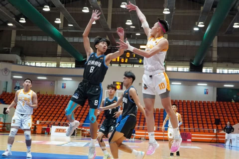 立仁黃尹元23分14籃板8助攻準大三元外帶抄截阻攻各3。大會提供