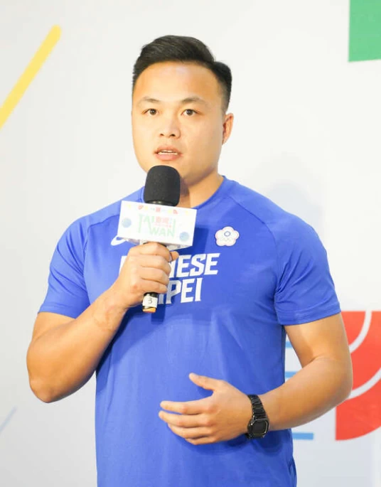 傷後復出的鄭兆村不減霸氣,但多了份沈穩他勉勵臺灣選手勇敢展現自己訓練的成果。中華民國田徑協會提供